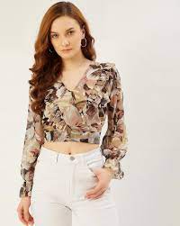 Top com estampa floral com babados